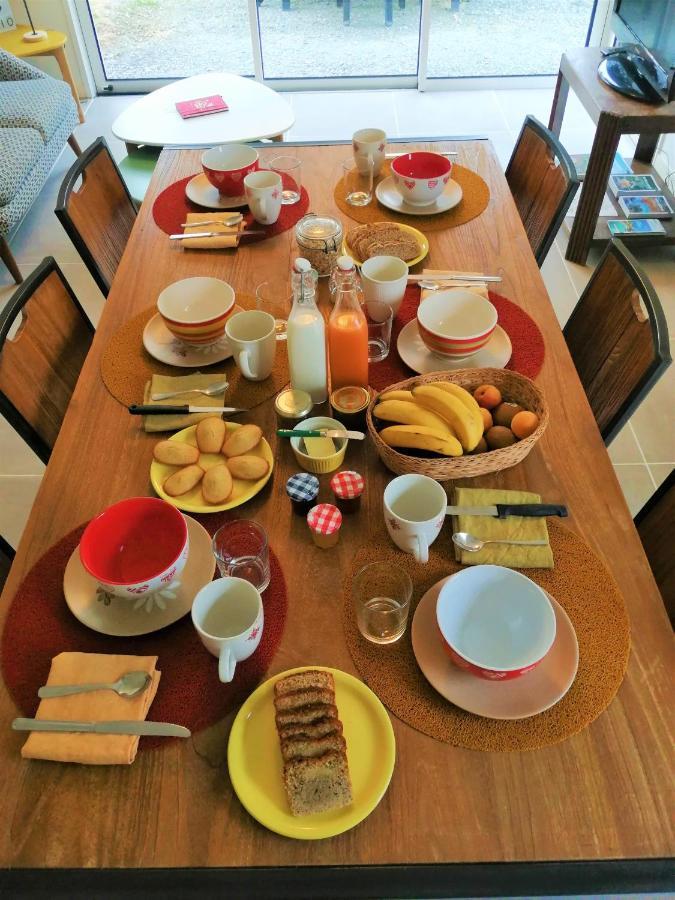 Chez Clo & Tonio Bed & Breakfast Saint-Helen ภายนอก รูปภาพ